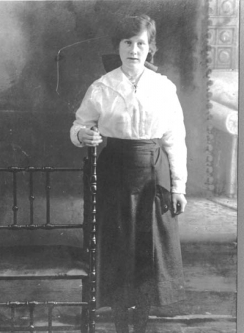 180: Lena Reddy (later known as Sr Anita). (circa 1920)  - daughter of James Reddy &amp;amp; Mary Anne Murphy